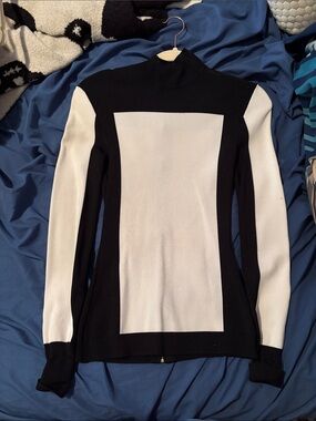 H&M Black and White Colorblock Long Sleeve Mock Neck Top